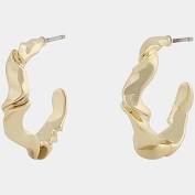 Malibu oval ear Gold i gruppen Øreringe / Guldøreringe hos SCANDINAVIAN JEWELRY DESIGN (1316-6300-257)