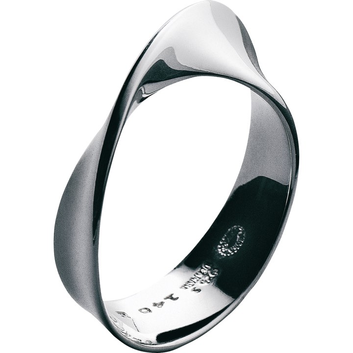 MOEBIUS Ring Sølv i gruppen Ringe / Sølvringe hos SCANDINAVIAN JEWELRY DESIGN (20000306)