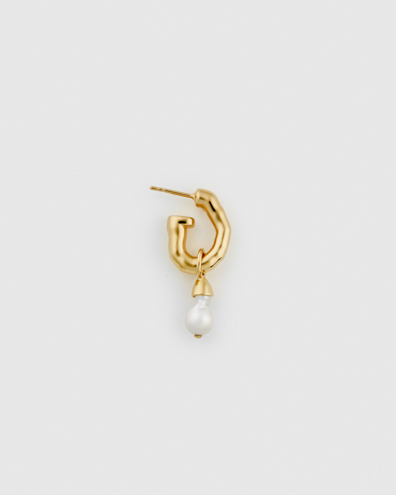 Mary Short Single Earring Gold i gruppen Øreringe / Perleøreringe hos SCANDINAVIAN JEWELRY DESIGN (EG1274)