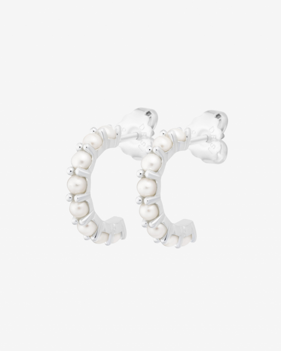 Petite Star pearl hoops i gruppen Øreringe / Perleøreringe hos SCANDINAVIAN JEWELRY DESIGN (PSR-E3M000-S)
