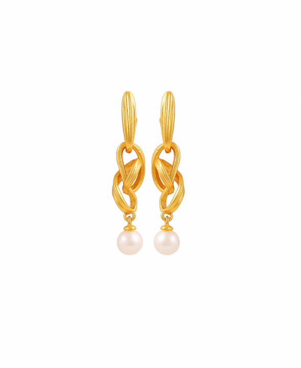 Tiril Earrings Gold i gruppen Øreringe / Perleøreringe hos SCANDINAVIAN JEWELRY DESIGN (S08643G)