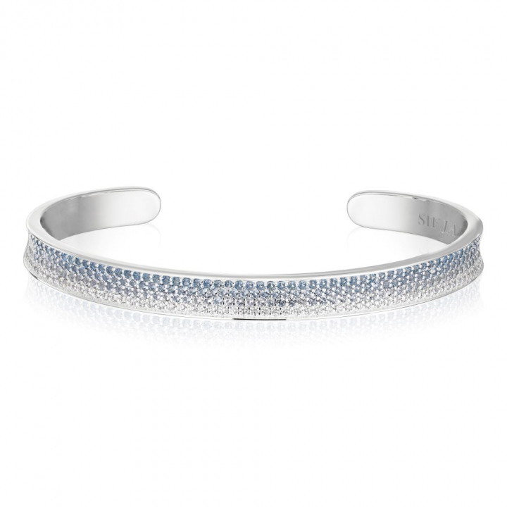 Feline Concavo - med zirkoner i blå och vit gradient Armbånd i gruppen Armbånd / Sølvarmbånd hos SCANDINAVIAN JEWELRY DESIGN (SJ-BG2392-GBL)