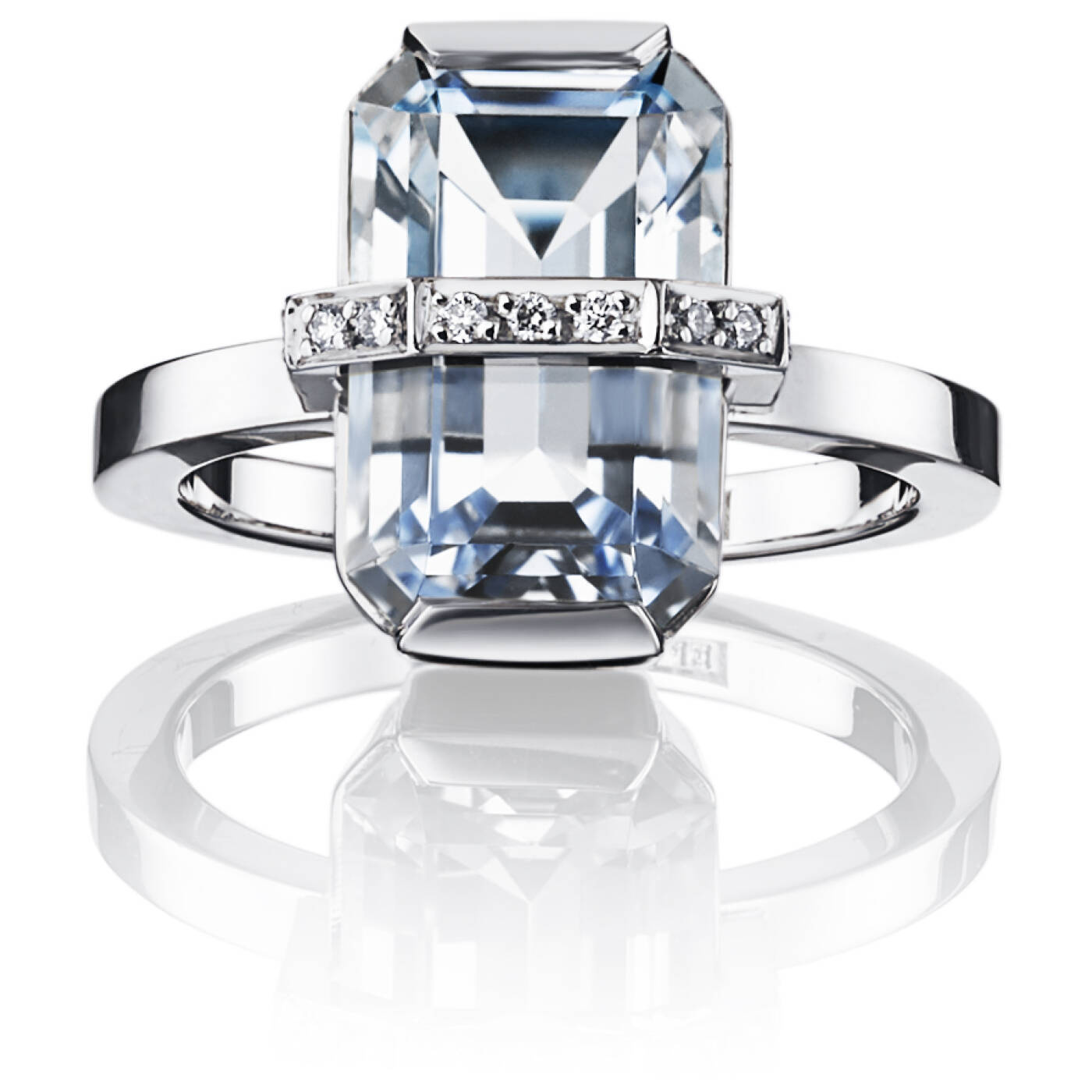 Little Bend Over - Aquamarine Ring Hvidguld