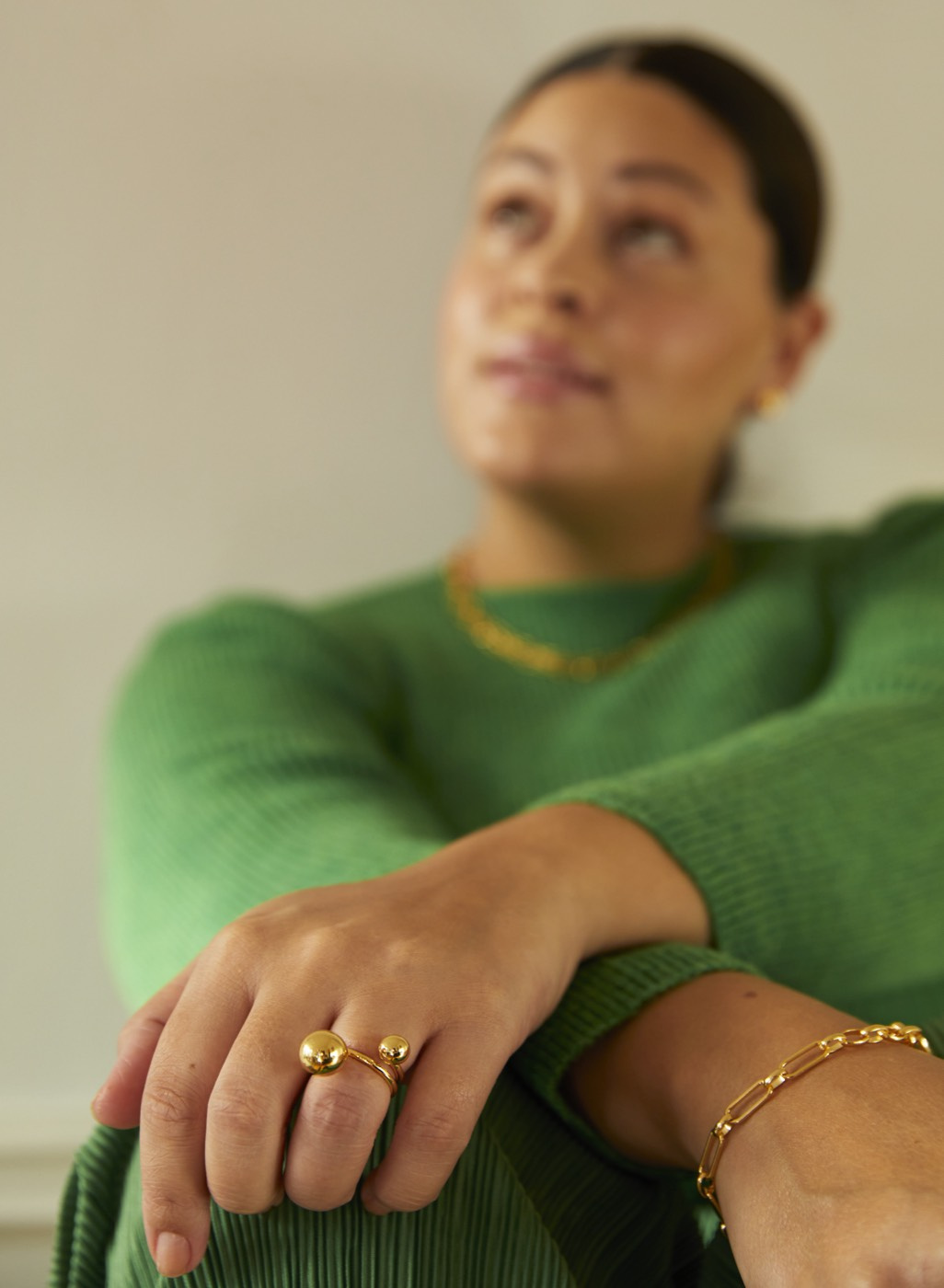 Globe clip brace gold