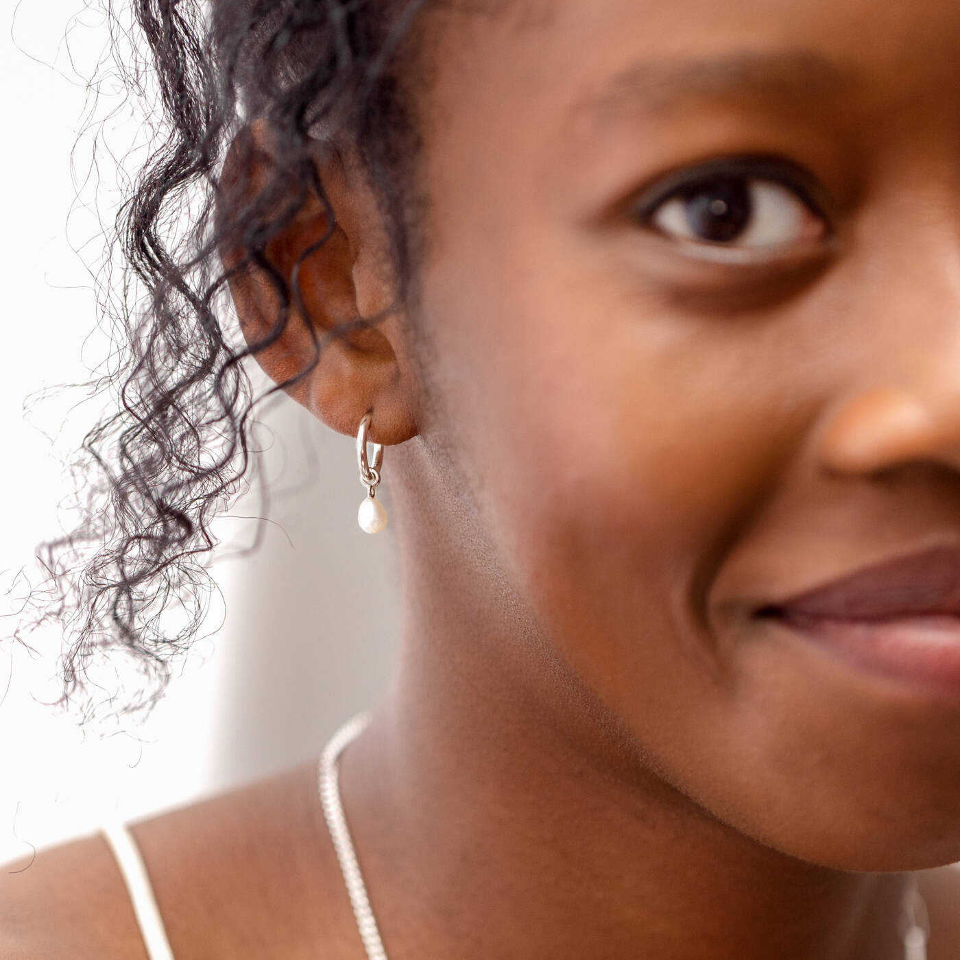 Treasure Pearl Hoops Sølv