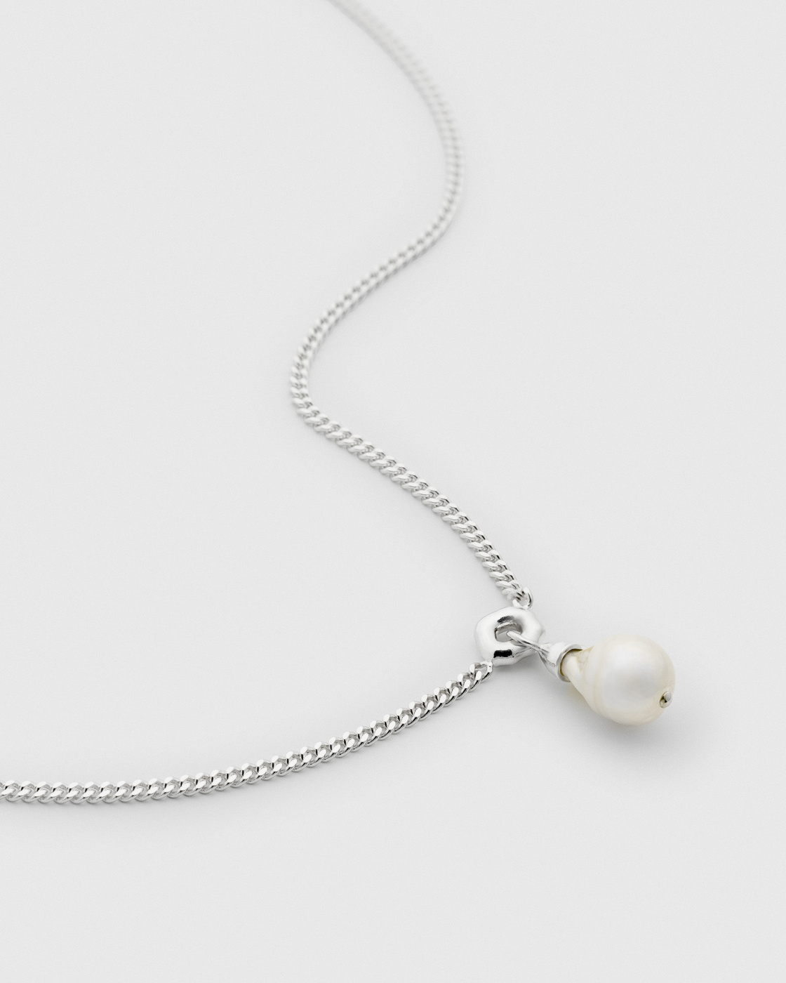 Mary Necklace Silver