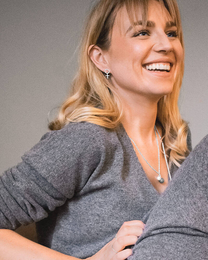 Women Unite small Ørering Sølv